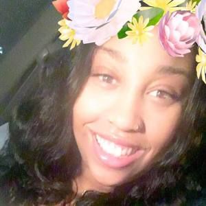 Meet your Posher, Michaela